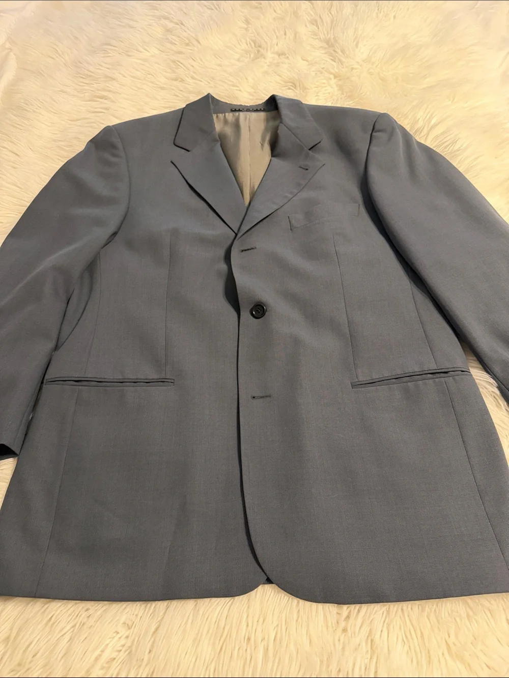 Hugo Boss Men's Slate Gray Two-Button Blazer size 42 length 32” pit to pit 42